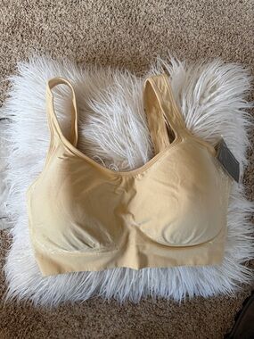 UNDEROUTFIT Comfort Shaping Bra